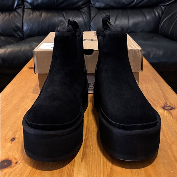 🐏Size 10 - NWT: UGG - Women’s Neumel Platform Chelsea Boot - Picture 7 of 16